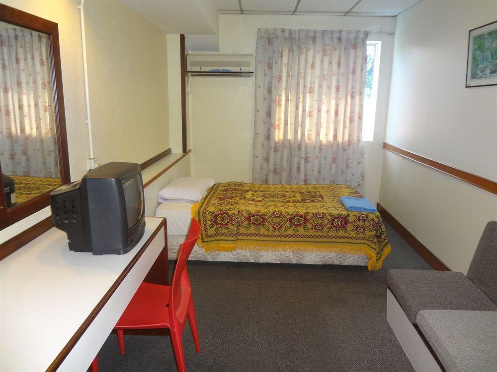 Fata Garden Hotel By Place2Stay Kuching Exterior photo