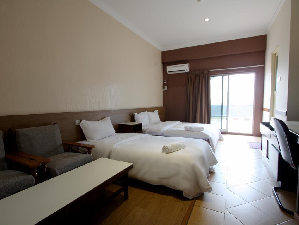 Fata Garden Hotel By Place2Stay Kuching Room photo