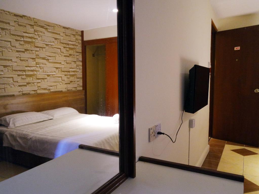 Fata Garden Hotel By Place2Stay Kuching Room photo