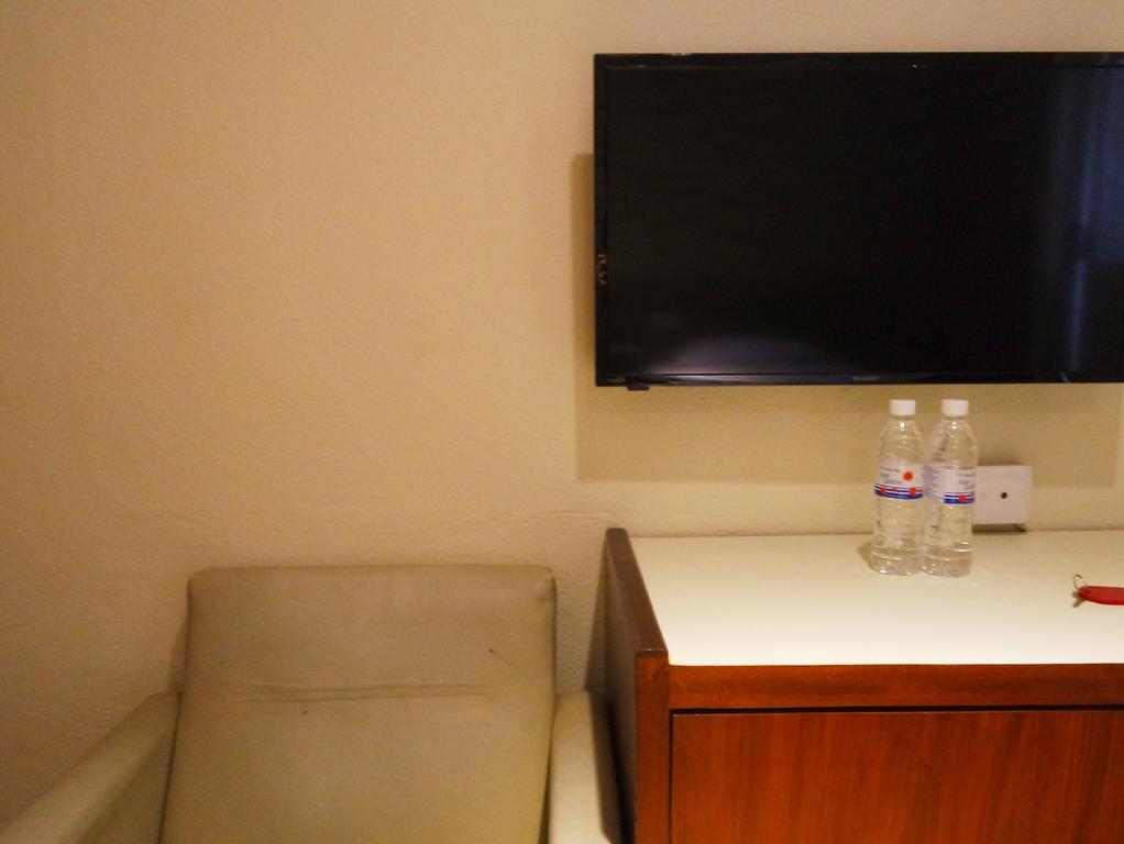 Fata Garden Hotel By Place2Stay Kuching Room photo